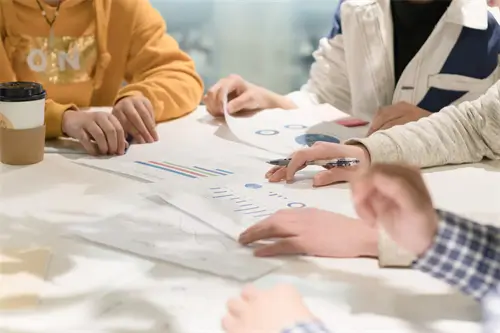 有含义的儿童女孩